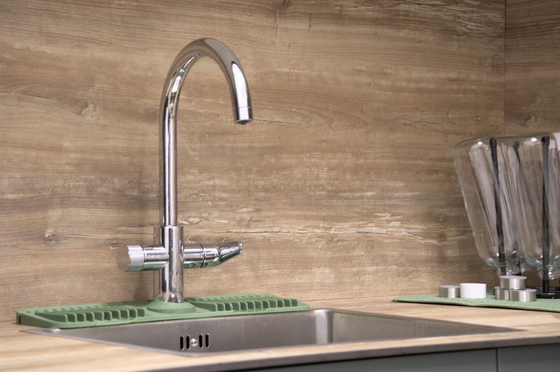 Bagno dettaglio madia antica